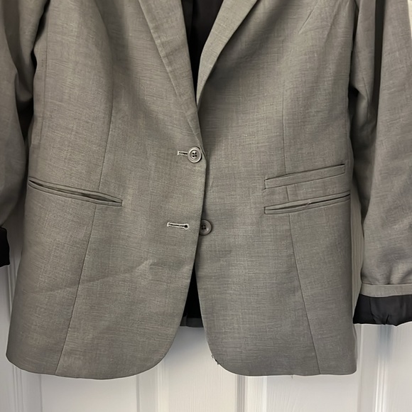 Stylish DKNY grey blazer - Picture 2 of 4